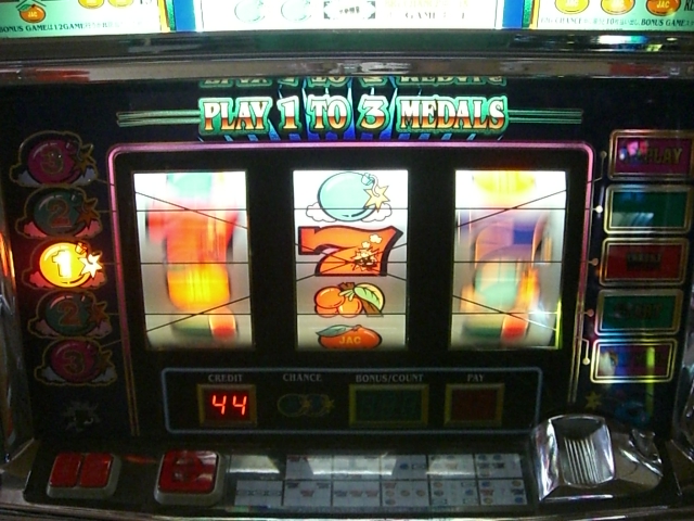 B−MAX